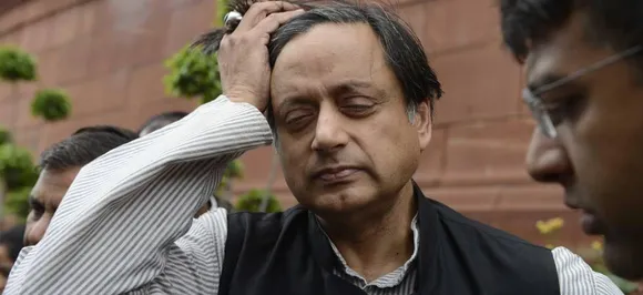 'हिंदू पाकिस्तान' पर मुश्किल में थरूर, कोलकाता के कोर्ट ने भेजा नोटिस