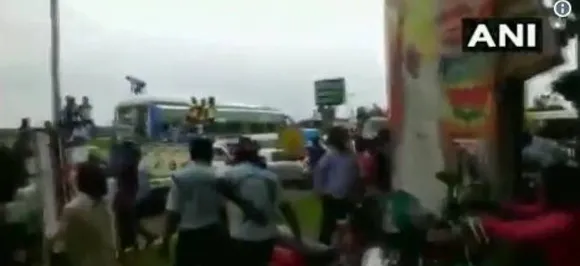 वीडियो: मोदी की रैली में नहीं हो पाए शामिल तो सिविक पुलिस वालंटियर को दौड़ा दौड़ा कर पीटा