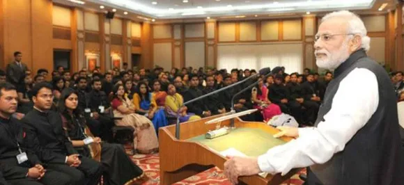 देशभर में IAS और IPS के 2,400 पद हैं खाली : केंद्र सरकार