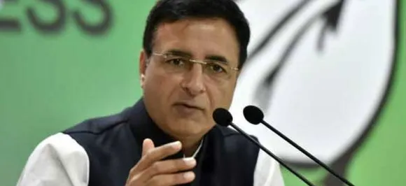 सुरजेवाला बोले-पीएम को राहुल ने कांग्रेस के मोहब्बत का आईना दिखाया