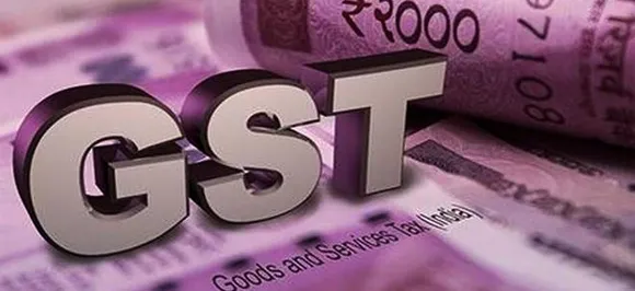 GST Council:  सैनिटरी नैपकिन समेत ये चीज़ें हुई टैक्स फ्री, जानें क्या-क्या हुआ सस्ता