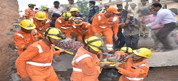 बिहार बाढ़: महिला ने एनडीआरएफ की बचाव नौका पर बच्ची को दिया जन्म