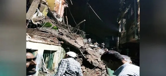 महाराष्ट्र : भिवंडी में गिरी तीन मंजिला इमारत, पांच लोगों को बचाया गया, कई लोगों के मलबे में दबे होने की आशंका