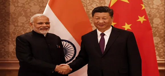 ब्रिक्स समिट के इतर पीएम मोदी और शी जिनपिंग ने की मुलाकात, द्विपक्षीय सहयोग बढ़ाने को लेकर बातचीत