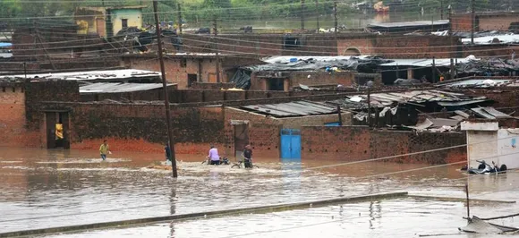 यूपी में भारी बारिश से 14 लोगों की मौत, रेल और सड़क यातायात प्रभावित
