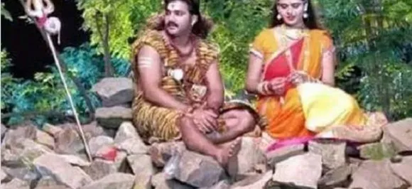 भोजपुरी स्टार पवन सिंह के म्यूजिक वीडियो में पार्वती बनी आम्रपाली दुबे