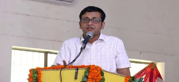 देवरिया में एटा के डीएम अमित किशोर को किया तैनात, सुजीत कुमार का किया ट्रांसफर