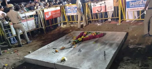 करुणानिधि को मरीना बीच पर राजकीय सम्मान के साथ दी गई अंतिम विदाई, गुरु अन्नादुरई के बगल में दफनाया गया