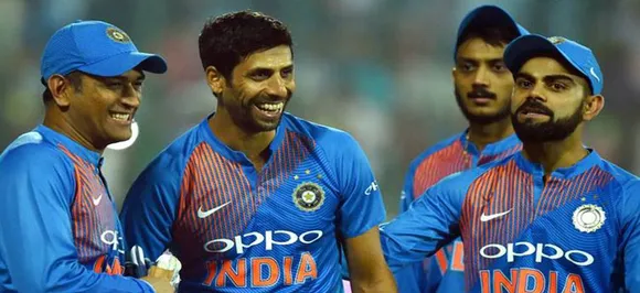 आशीष नेहरा ने की धोनी की तारीफ, कहा- कप्तानी कोई भी कर सकता है लेकिन धोनी असली लीडर हैं