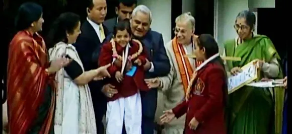 अटल जी के इन वीडियो को देखकर छलक उठेंगे आपके आंसू...