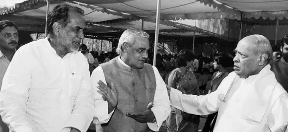 अटल बिहारी वाजपेयी के 5 काम जो PM नरेद्र मोदी के लिए बने वरदान