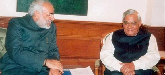 भावुक पीएम नरेंद्र मोदी ने लिखा BLOG, कहा- 'कैसे मान लूं, कैसे यकीन कर लूं , कि अब मेरे 'अटल' जी नहीं रहे'