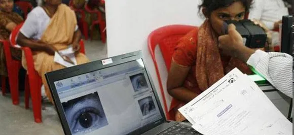 आधार में अब 'लाइव फेस' की सुविधा लाएगा UIDAI, सिम कार्ड के लिए खिंचेगा फोटो