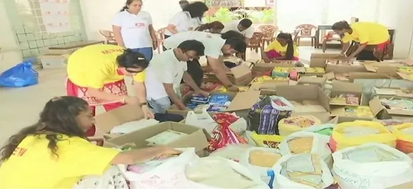 केरल के बाढ़ पीड़ित लोगों की मदद के लिए एसिड अटैक सर्वाइवर लड़कियों ने बढ़ाया मदद का हाथ
