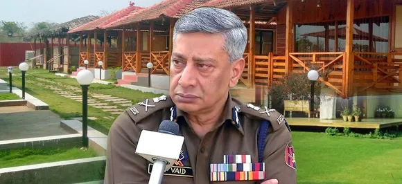 जम्मू-कश्मीर: आतंकियों ने अगवा किए पुलिसकर्मियों के 3 परिजनों को छोड़ा, डीजीपी वैद्य ने की पुष्टि