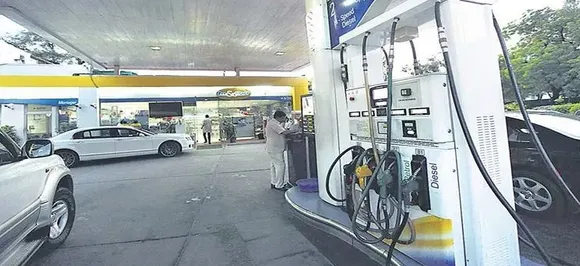 अभी और महंगा हो सकता है पेट्रोल-डीजल का दाम, खाने पीने के सामान की भी बढ़ेंगी कीमतें