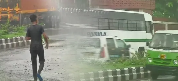 दिल्ली में अभी दो दिन और भारी बारिश की आशंका, रहें सावधान वरना होगा नुकसान