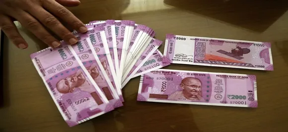 अब तक के सबसे निचले स्तर पर पहुंचा रुपया, एक डॉलर 71 रु के पार
