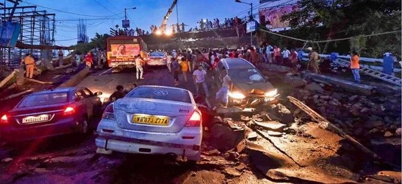 कोलकाता पुल हादसा : मरने वालों की संख्या बढ़कर हुई 3, सीएम ममता ने कहा किसी को नहीं बख्शेंगे