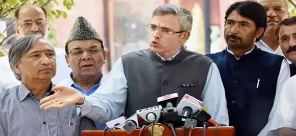 J&K : DGP एसपी वैद के ट्रांसफर पर उमर अब्दुल्ला ने खड़े किए सवाल, जानें क्या कहा