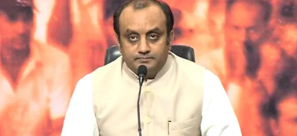 UN में सुषमा के भाषण पर थरूर के बयान से भड़की बीजेपी, कहा पाकस्तान से कदम मिलाकर चल रही कांग्रेस