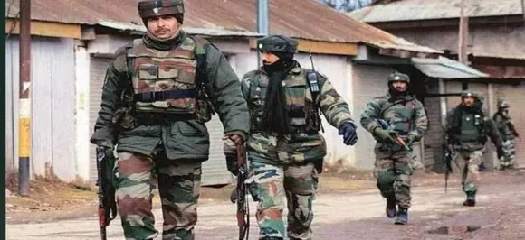 सेना अधिकारी का खुलासा, कश्मीर घाटी में 300 आतंकवादी सक्रिय, 250 घुसपैठ की फिराक़ में
