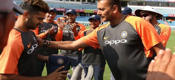 IND vs WI: अपने डेब्यू मैच में चोटिल हुए शार्दुल, मैदान से जाना पड़ा बाहर