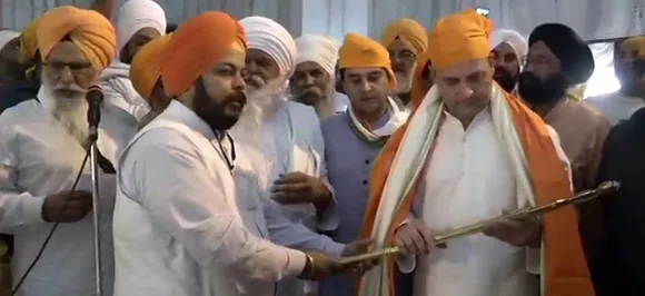 गुरुद्वारे में राहुल गांधी ने दान के लिए निकाला 500 का नोट, फिर जेब में रख लिया