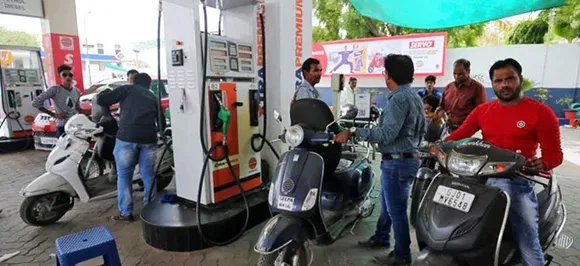 Petrol Diesel Price: फिर घटे पेट्रोल-डीजल के दाम, जानें आज क्या है रेट