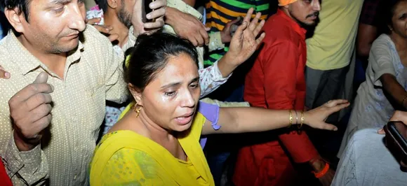 तस्वीरों में देखें अमृतसर रेल हादसे का खौफनाक मंज़र, जब चारों तरफ मच गई थी चीख-पुकार