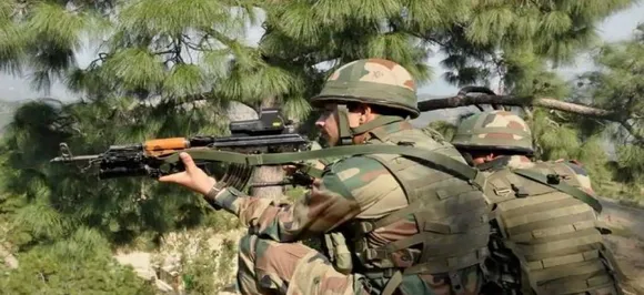 जम्मू-कश्मीर : LOC पर घुसपैठ की कोशिश कर रहे 3 आतंकी ढेर, 3 जवान शहीद