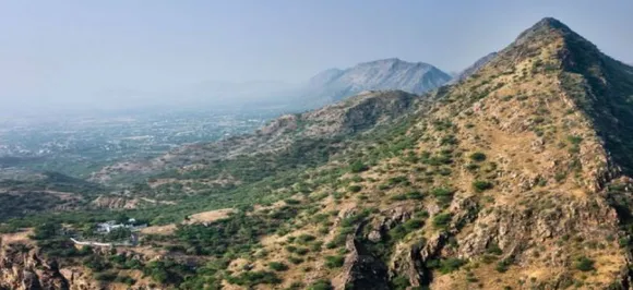 अरावली में 31 पहाडि़यां गायब होने पर SC ने राजस्थान सरकार से पूछा, क्या 'हनुमान' ले गए पहाड़?