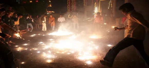 दिवाली से पहले ही लोगों के घुट रहे हैं दम, पटाखों से यूं बचाएं सेहत को