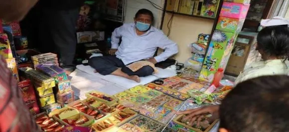 पटाख़ों पर सुप्रीम कोर्ट सख़्त, फैसले पर पुनर्विचार याचिका ठुकराई, कहा- बेचने की नहीं दी जा सकती इजाज़त
