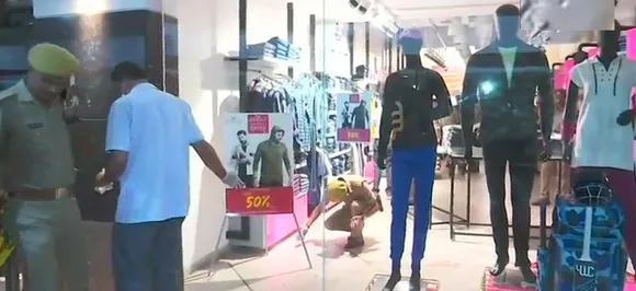 वाराणसी के मॉल में हमलावर ने की अंधाधुंध गोलीबारी, 2 लोगों की मौत,  2 की हालत गंभीर