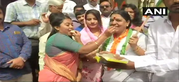 Karnataka By-Poll Counting LIVE : 5 में से 4 सीटों पर सत्‍तारूढ़ कांग्रेस गठबंधन की जीत, शिमोगा से बीजेपी आगे