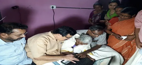 साक्षरता परीक्षा टॉप करने वाली 96 वर्षीय कार्त्यायिनी अम्मा को मिला लैपटॉप
