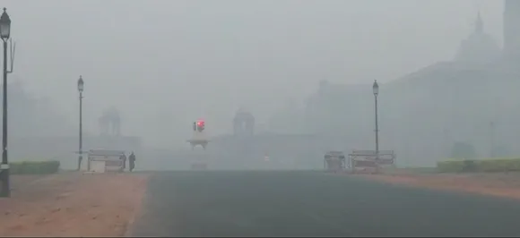 दिवाली के जश्न में दिल्ली-NCR का घुटा दम, एयर क्वालिटी इंडेक्स खतरनाक स्तर के पार