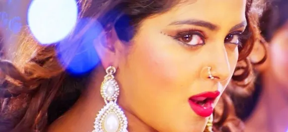 अपनी कातिल अदाओं से अंजना सिंह ने किया लोगों को घायल, Rain Dance करते हुए कहा- लह लह लह जरता जवानी