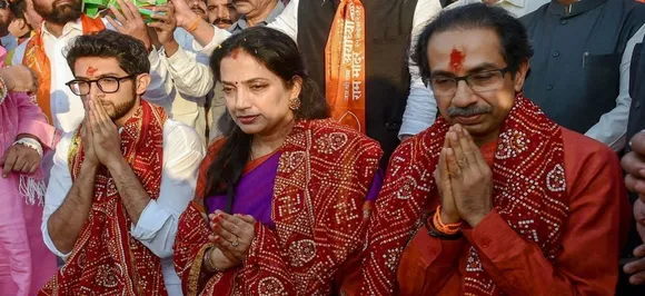 अयोध्या: बाल-बाल बचे उद्धव ठाकरे, टेक ऑफ के वक्‍त रनवे पर आ गई नीलगाय