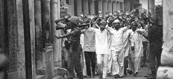 हाशिमपुरा नरसंहार: दिल्ली की अदालत में यूपी PAC के पांच जवानों ने किया आत्मसमर्पण