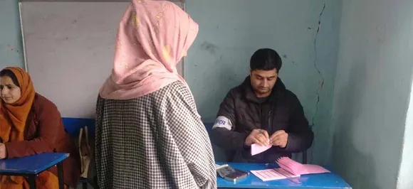 जम्मू-कश्मीर पंचायत चुनाव: पांचवे चरण के लिए मतदान समाप्त, राज्य में कुल 72.8% हुई वोटिंग