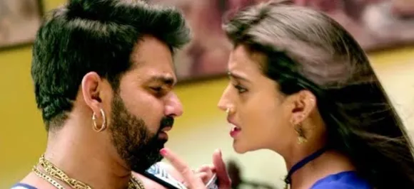Video: पवन सिंह से परेशान हुईं अक्षरा तो कहा- तनी फेरे दी बलम जी करवटीया