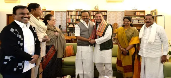 विपक्ष की बैठक में मोदी पर गरजे राहुल गांधी, कहा बीजेपी और आरएसएस को हराना है