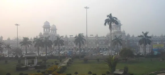 यूपी की राजधानी लखनऊ में बढ़ रही ठंड, रात में पारा 10 डिग्री तक पहुंचा