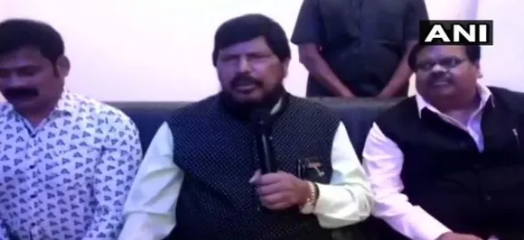 तीन राज्यों में फतह करने के बाद कांग्रेस अध्यक्ष राहुल गांधी को Pa.. नहीं पप्पा बनना चाहिए: अठावले