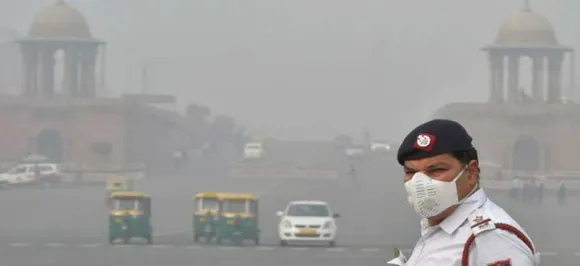 दिल्ली में सांस लेना हुआ मुश्किल, कड़कड़ाती ठंड के बीच वायु गुणवत्ता 'बेहद गंभीर'