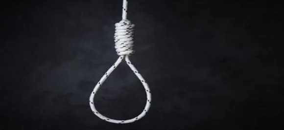 UP: समय पर शौचालय निर्माण का काम नहीं हुआ पूरा तो ईमानदार ग्राम प्रधान ने लगा ली फांसी
