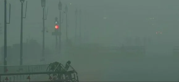 Delhi Pollution: दिल्ली की हवा में नहीं है सुधार, जानें क्या है आज प्रदूषण का स्तर