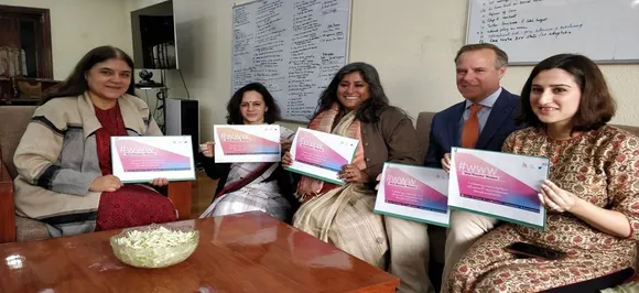 अपनी कहानी अपने हिसाब से कहें और वेब वंडर वूमेन बनकर जीतें इनाम